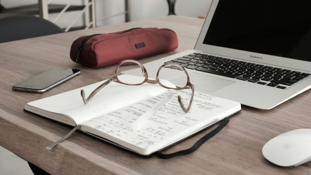 Things Laying - Literary Analysis Essay Examples